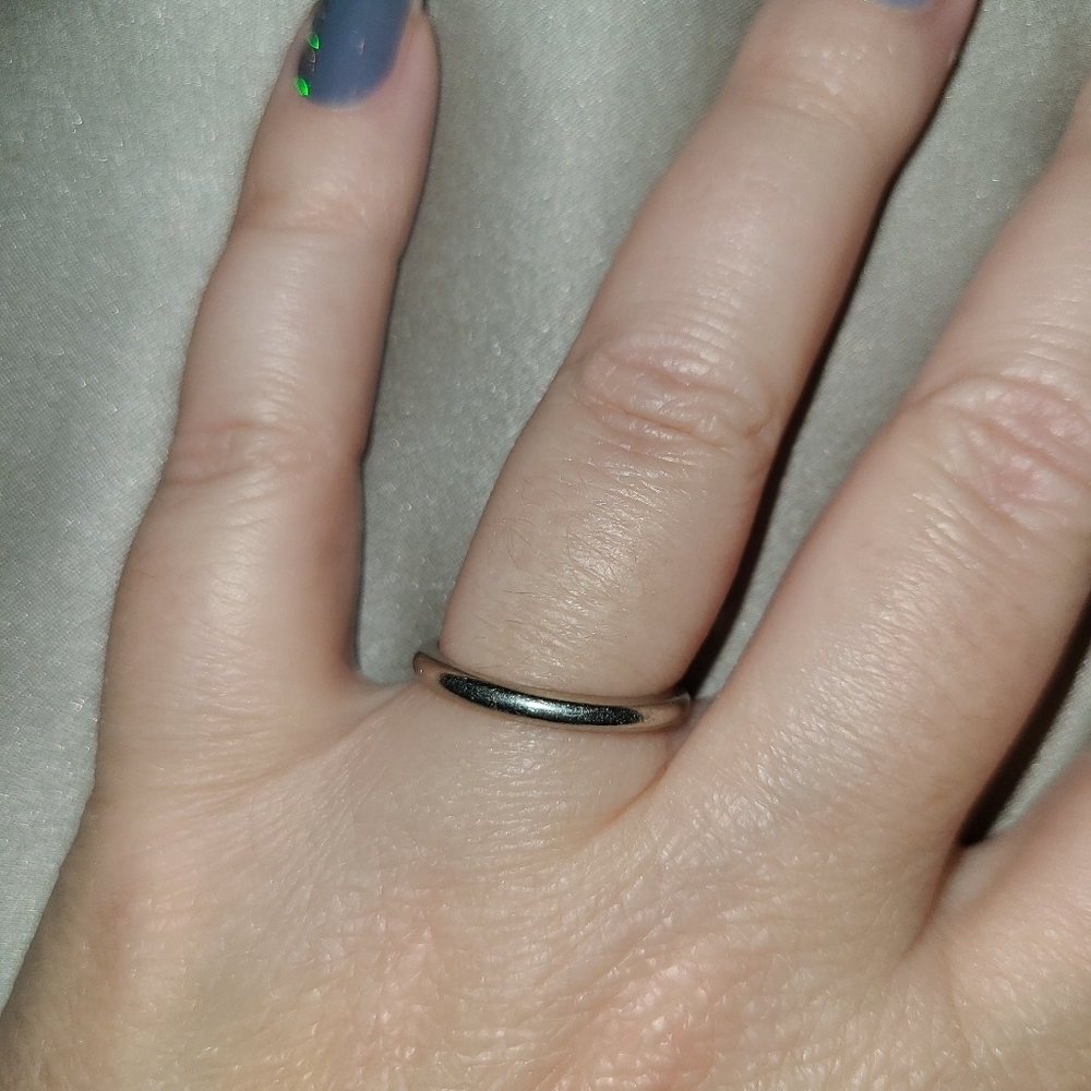 Platinum wedding band size 5
